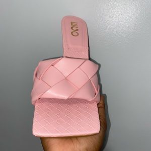 Vinatge pink woven open toe square heels